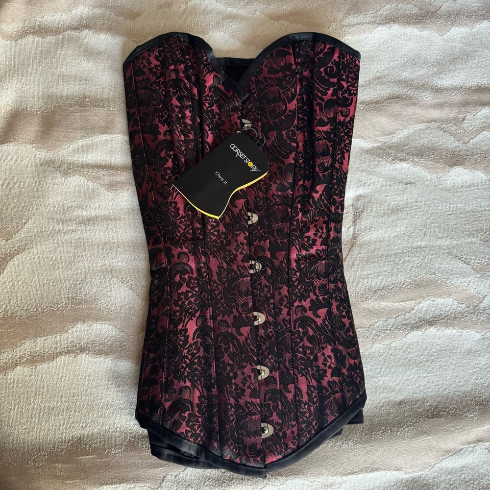 Gothic Lace Corset - Black and Red